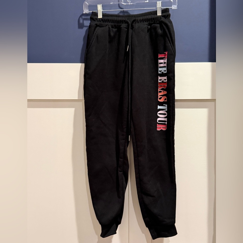 Black Kids Sweatpants with The Eras Tour size 11-12Y (not officially licensed)